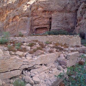 Petra, la piramide rovesciata, Bollati Boringhieri, 1995